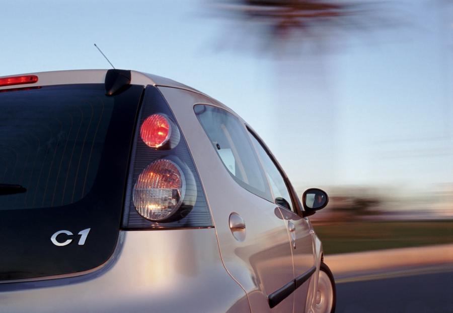  Citroen C1 2001 года  (фото 40 из 74)